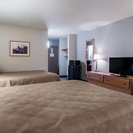 Rodeway Inn Hesston ภายนอก รูปภาพ