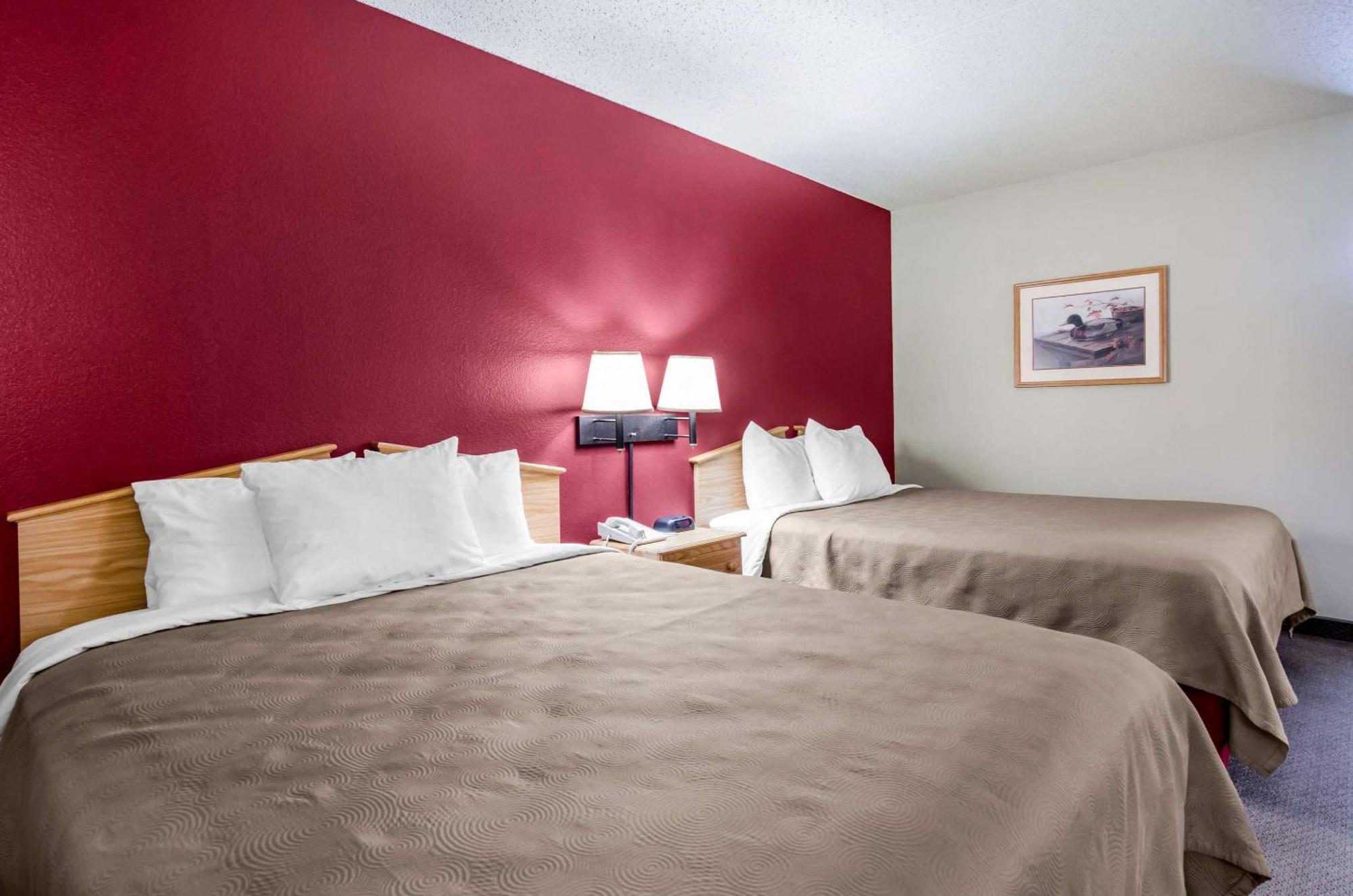 Rodeway Inn Hesston ภายนอก รูปภาพ