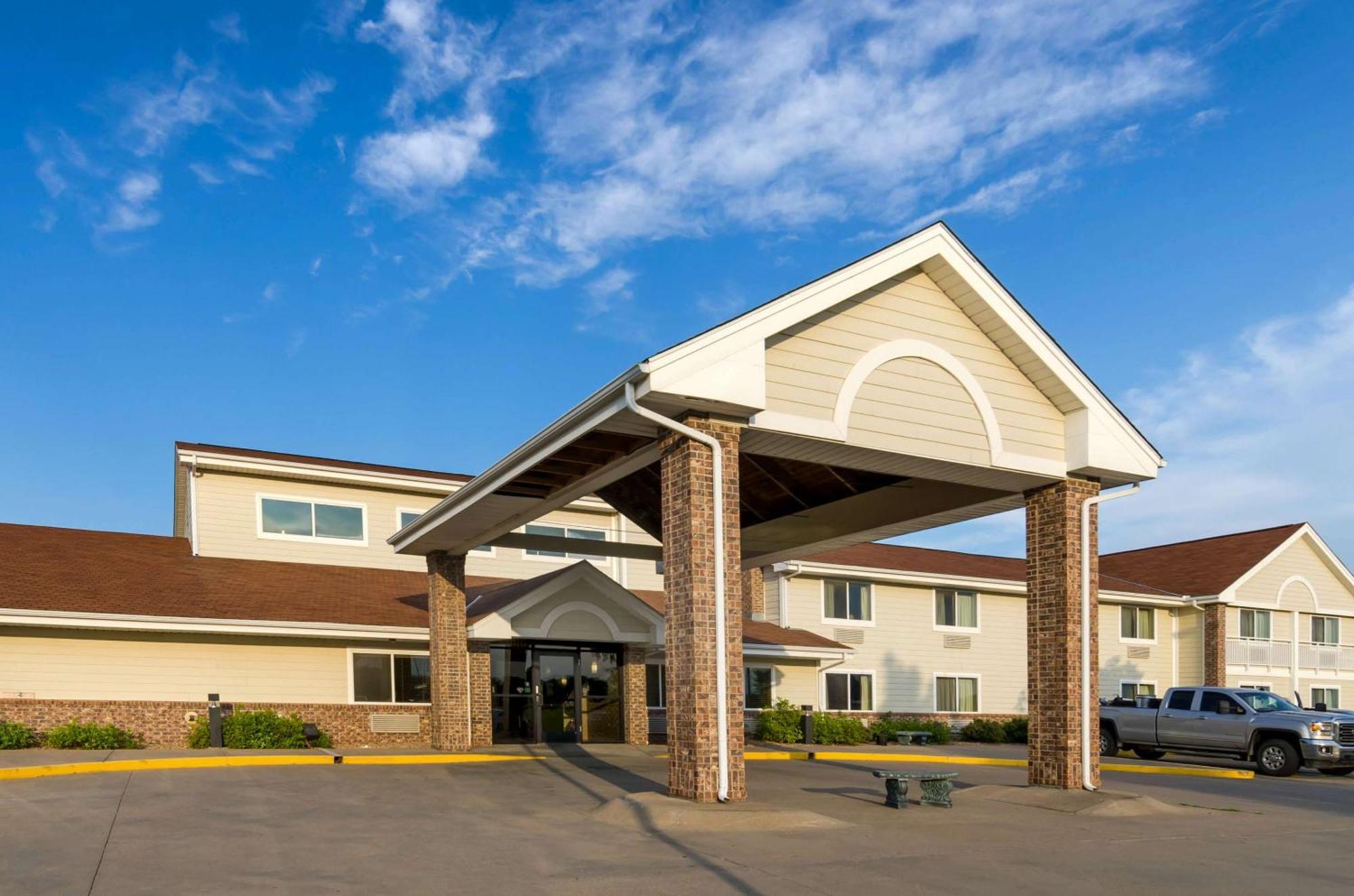 Rodeway Inn Hesston ภายนอก รูปภาพ