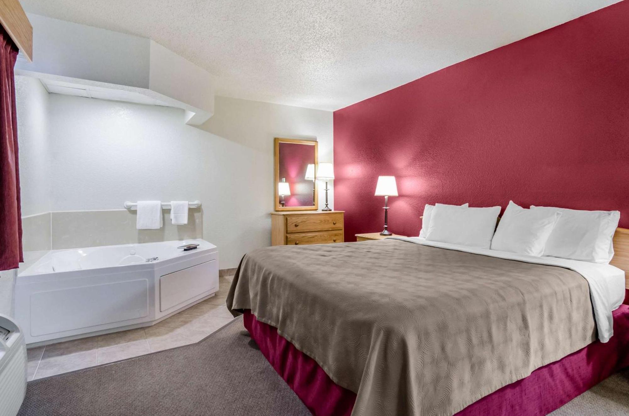 Rodeway Inn Hesston ภายนอก รูปภาพ
