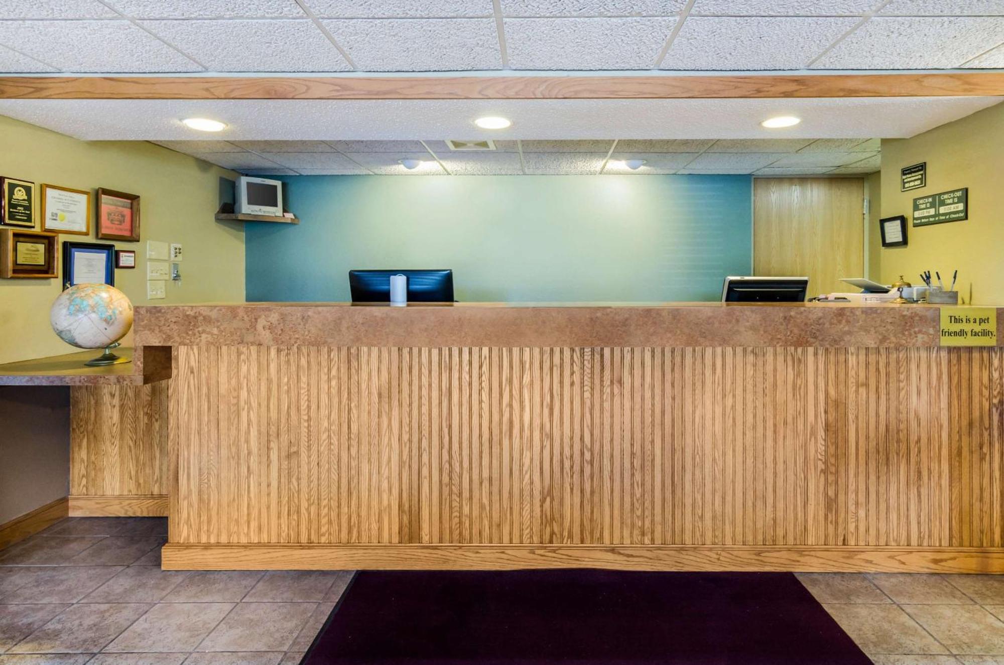 Rodeway Inn Hesston ภายนอก รูปภาพ
