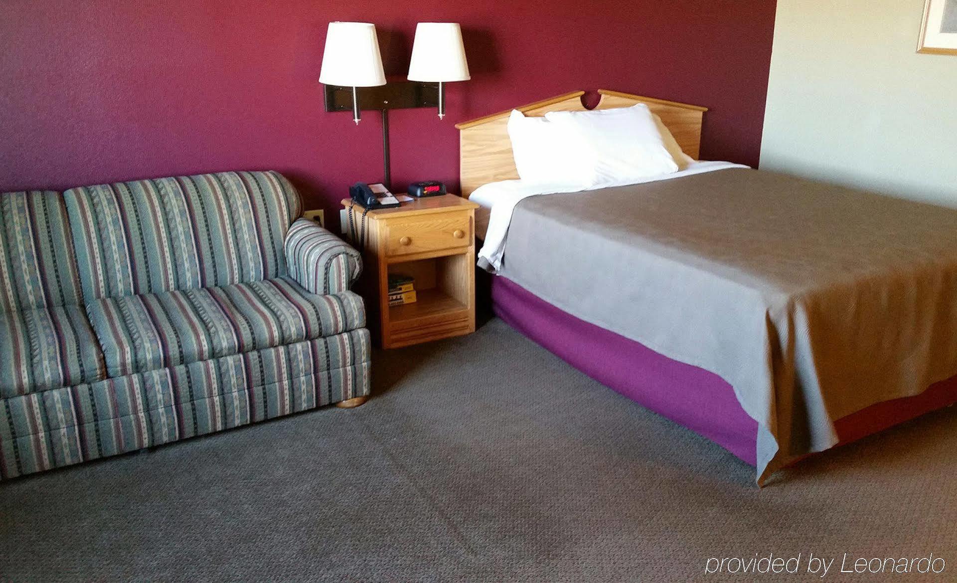 Rodeway Inn Hesston ภายนอก รูปภาพ