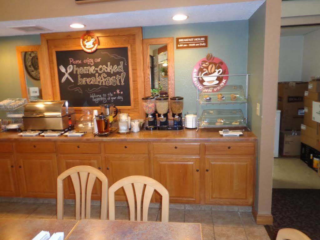 Rodeway Inn Hesston ภายนอก รูปภาพ