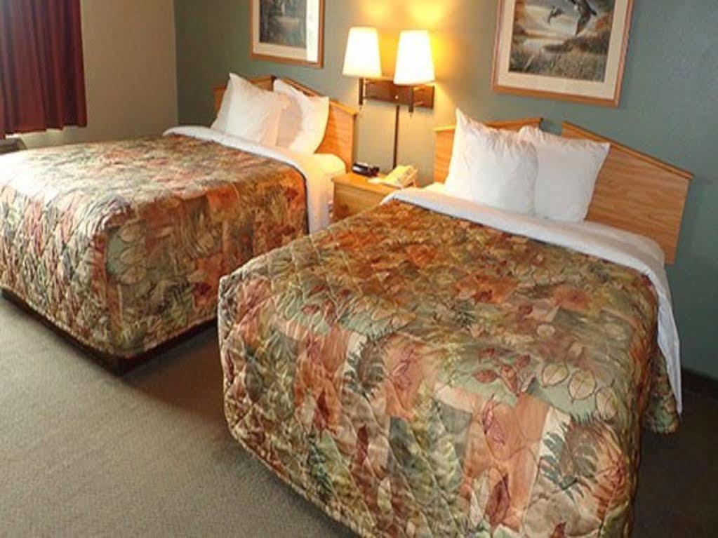 Rodeway Inn Hesston ภายนอก รูปภาพ