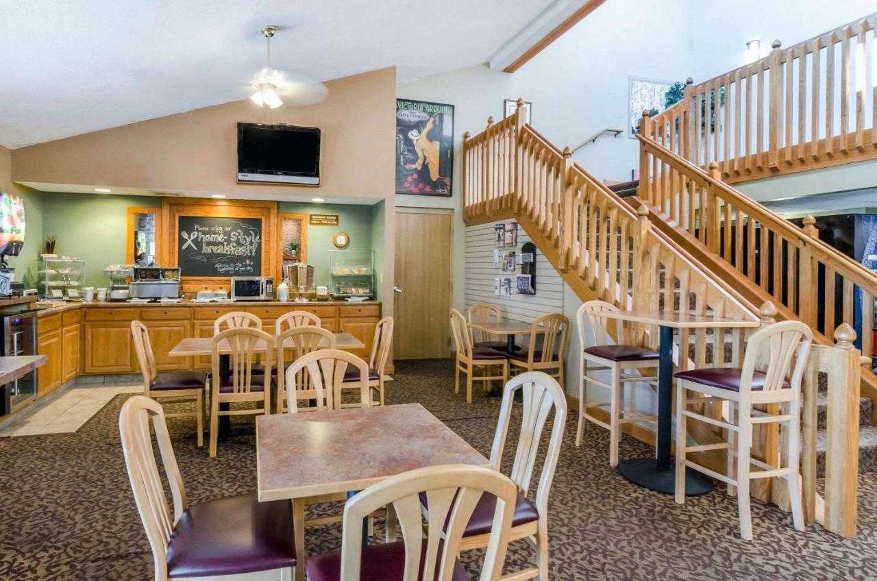 Rodeway Inn Hesston ภายนอก รูปภาพ